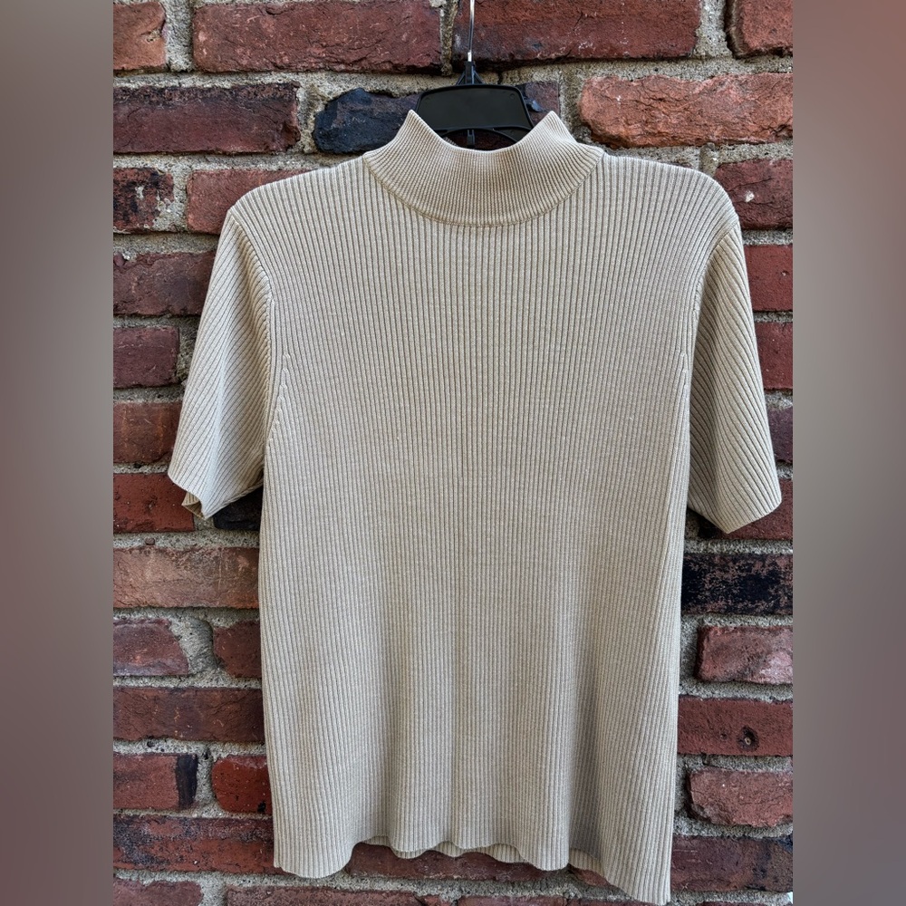 NWOT Sweater Tee Short Sleeve Mock Neck